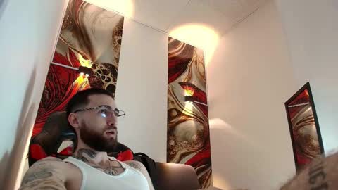 Snapshot of luke_davis01 chatting on 02/18/26, 01:07 LUKE online show from 02/18/26, 01:07