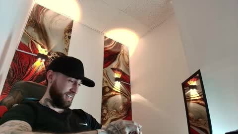 Snapshot of luke_davis01 chatting on 02/23/26, 01:08 LUKE online show from 02/23/26, 01:08