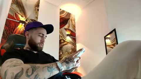 LUKE online show from 04/23/26, 01:13