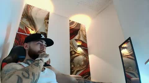 Snapshot of luke_davis01 chatting on 05/20/26, 01:06 LUKE online show from 05/20/26, 01:06