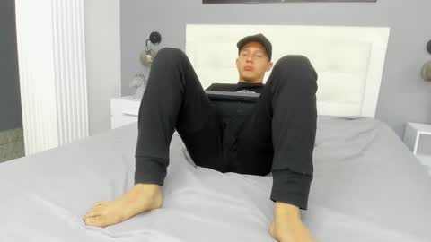 Luke Julien online show from 03/10/25, 07:29