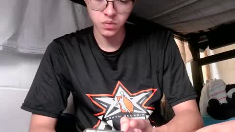 Snapshot of luke_rex chatting on 12/31/24, 05:29 luke online show from 12/31/24, 05:29