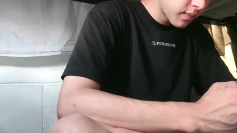 Snapshot of luke_rex chatting on 01/05/25, 08:42 luke online show from 01/05/25, 08:42