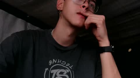 Snapshot of luke_rex chatting on 02/13/25, 08:34 luke online show from 02/13/25, 08:34