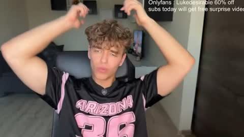Snapshot of lukedesirable chatting on 07/17/26, 06:46 lukedesirable online show from 07/17/26, 06:46