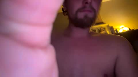 Snapshot of lukeeeeey96 chatting on 10/19/25, 08:20 lukeeeeey96 online show from 10/19/25, 08:20