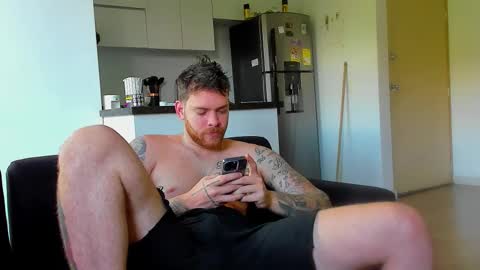 Snapshot of lukeglanton17 chatting on 02/11/26, 01:49 Luke online show from 02/11/26, 01:49