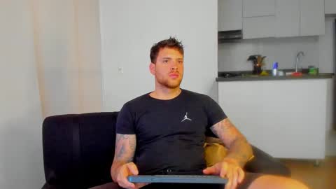 Snapshot of lukeglanton17 chatting on 02/27/26, 11:10 Luke online show from 02/27/26, 11:10