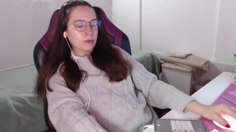 Vicky online show from 01/03/25, 02:54