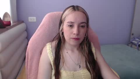 Snapshot of lula_05 chatting on 04/20/26, 06:42 Vicky online show from 04/20/26, 06:42