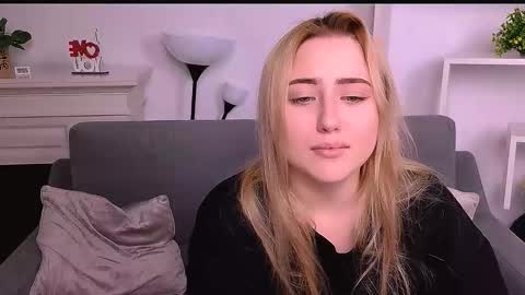 Lily online show from 03/03/26, 10:15