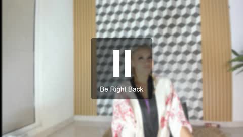 lulu__cute1 online show from 12/17/25, 09:54