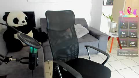 Snapshot of lulu_lopez chatting on 02/23/25, 03:40 Lau  online show from 02/23/25, 03:40