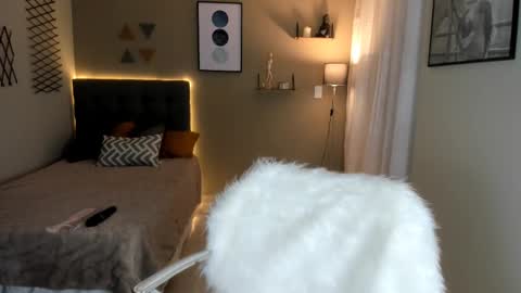 Snapshot of lulu_lopez chatting on 03/04/25, 01:17 Lau  online show from 03/04/25, 01:17