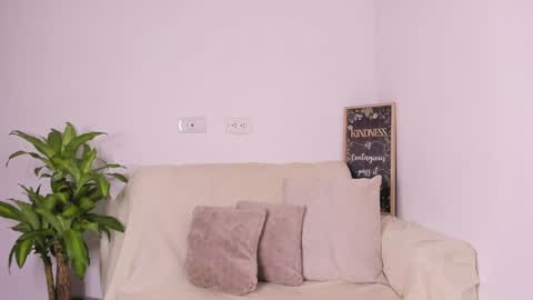 LULU online show from 01/28/25, 03:04