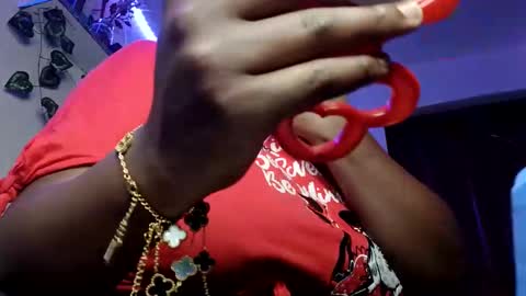 lulu_sparks1 online show from 10/29/25, 03:42