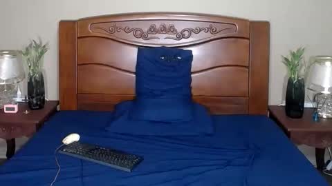 lulu_wild online show from 10/10/25, 11:53