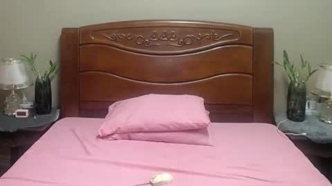 lulu_wild online show from 10/24/25, 10:55