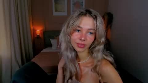 Snapshot of lulualise chatting on 06/10/26, 02:16 Alise online show from 06/10/26, 02:16