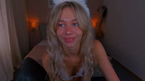 Snapshot of lulualise chatting on 06/24/26, 02:16 Alise online show from 06/24/26, 02:16