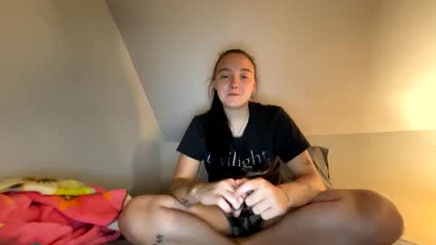 Snapshot of lulubaby03 chatting on 09/18/25, 04:58 lulubaby03 online show from 09/18/25, 04:58