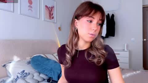 Snapshot of luluberryx chatting on 05/25/26, 01:11 lulu berry online show from 05/25/26, 01:11