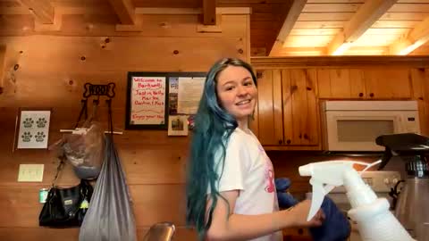 Connie online show from 12/21/25, 02:46