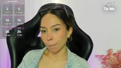 luluuberry online show from 12/16/25, 06:46