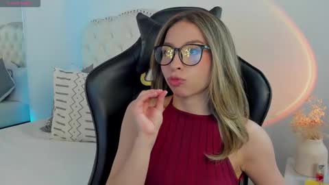 luluuberry online show from 02/09/26, 08:35