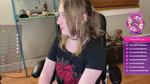 Lulu online show from 03/03/25, 01:53