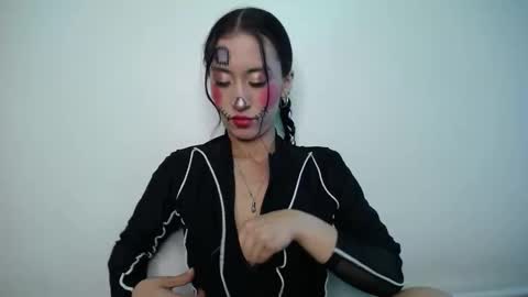 Luly online show from 10/28/25, 04:49