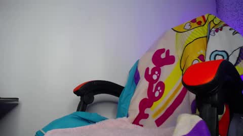 Snapshot of luly_blue chatting on 04/29/26, 04:05 Luly online show from 04/29/26, 04:05