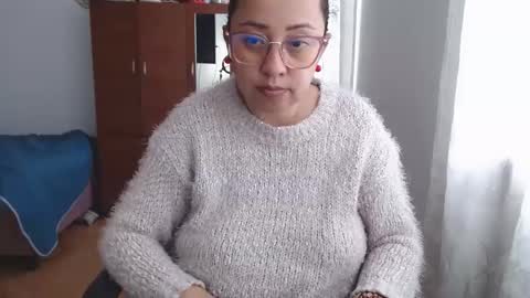 Snapshot of lumi_84 chatting on 12/19/24, 02:35 LUMI     online show from 12/19/24, 02:35