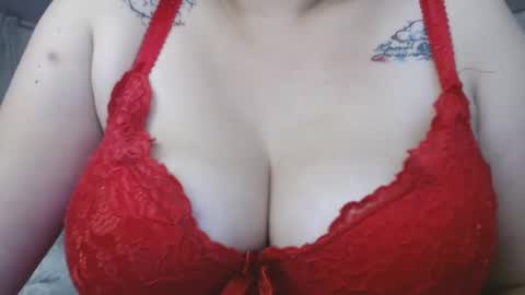 Snapshot of lumi_84 chatting on 01/19/25, 01:43 LUMI     online show from 01/19/25, 01:43