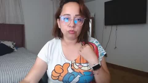 Snapshot of lumi_84 chatting on 02/02/25, 04:05 LUMI     online show from 02/02/25, 04:05