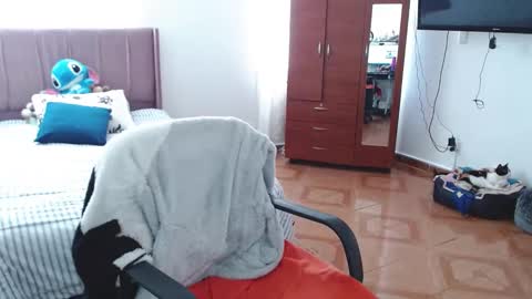 Snapshot of lumi_84 chatting on 02/27/25, 05:47 LUMI     online show from 02/27/25, 05:47