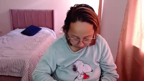 Snapshot of lumi_84 chatting on 09/21/25, 01:57 LUMI     online show from 09/21/25, 01:57