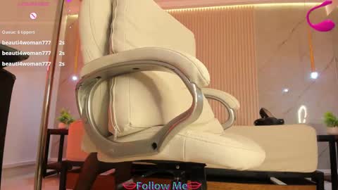 luminous__queen online show from 03/11/25, 02:43