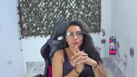 Luna  online show from 11/07/25, 07:58