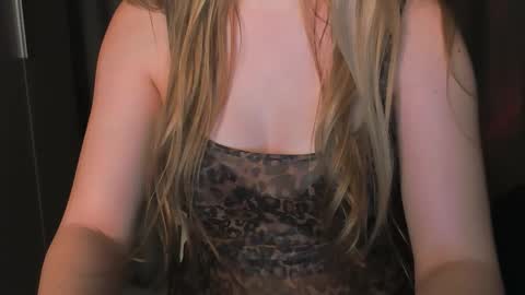 luna1vibe online show from 12/13/25, 10:15