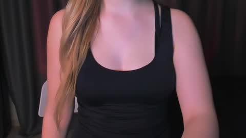 luna1vibe online show from 12/15/25, 05:55