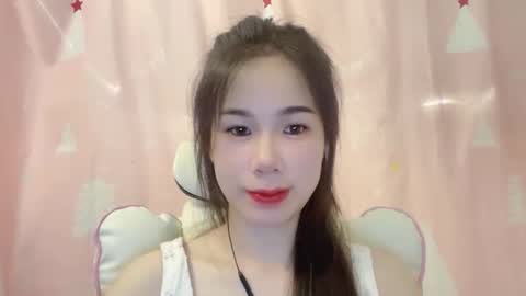 Snapshot of luna4739 chatting on 05/22/26, 07:30 Luna online show from 05/22/26, 07:30