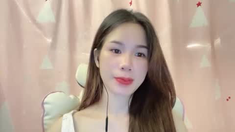 Snapshot of luna4739 chatting on 05/23/26, 07:46 Luna online show from 05/23/26, 07:46