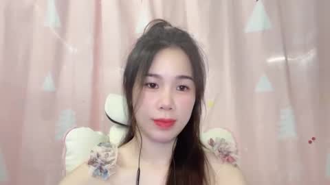 Snapshot of luna4739 chatting on 05/31/26, 05:09 Luna online show from 05/31/26, 05:09