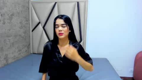 Luna online show from 04/21/26, 12:11