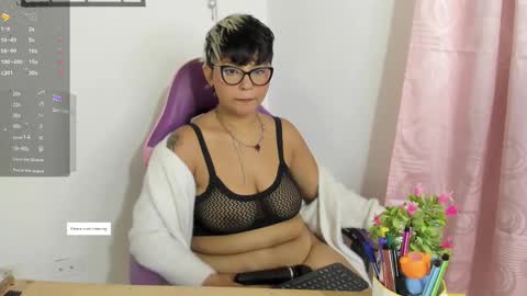 Luna online show from 10/15/25, 11:27
