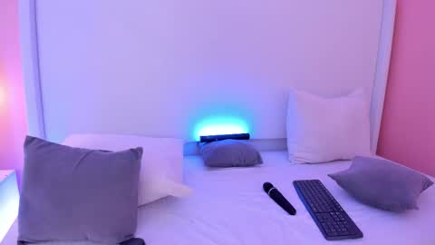 Luna online show from 04/20/26, 05:16