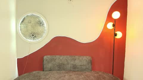 Snapshot of luna__velvet chatting on 02/18/26, 01:29 luna__velvet online show from 02/18/26, 01:29