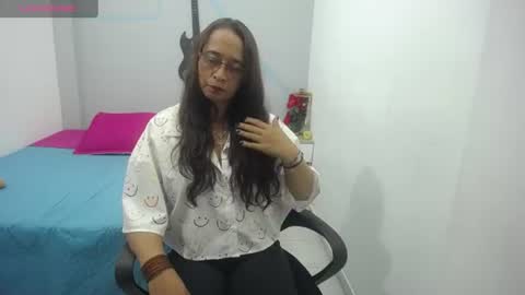 luna__white online show from 06/15/26, 05:15