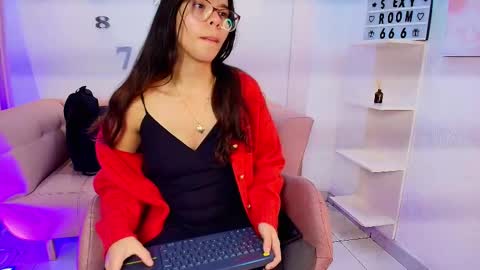 Luna And Titan  online show from 02/07/26, 11:36